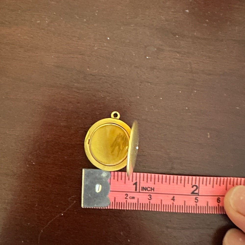 Vintage gold filled star locket - Picture 11 of 11